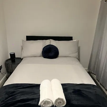 Barwick Retreat Luxury 4 Bed Detached Hot Tub Garden Bar * 利兹