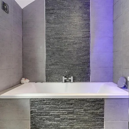 Barwick Retreat Luxury 4 Bed Detached Hot Tub Garden Bar 度假居