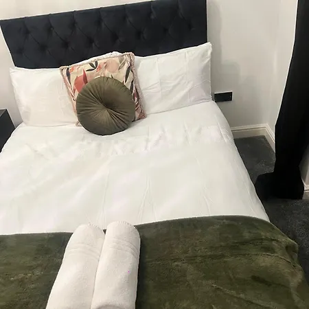 Barwick Retreat Luxury 4 Bed Detached Hot Tub Garden Bar 度假居 利兹