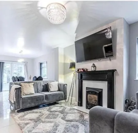 度假居 Barwick Retreat Luxury 4 Bed Detached Hot Tub Garden Bar