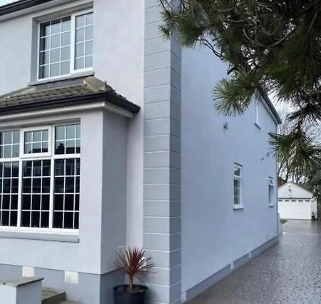 Barwick Retreat Luxury 4 Bed Detached Hot Tub Garden Bar 度假居 利兹