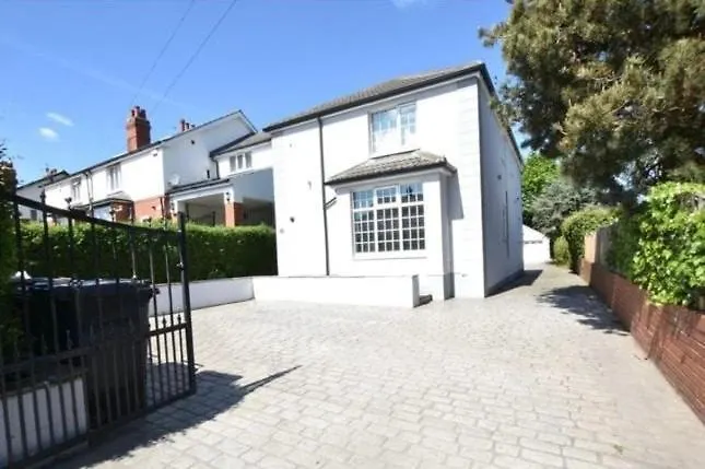 Holiday home Barwick Retreat Luxury 4 Bed Detached Hot Tub Garden Bar *