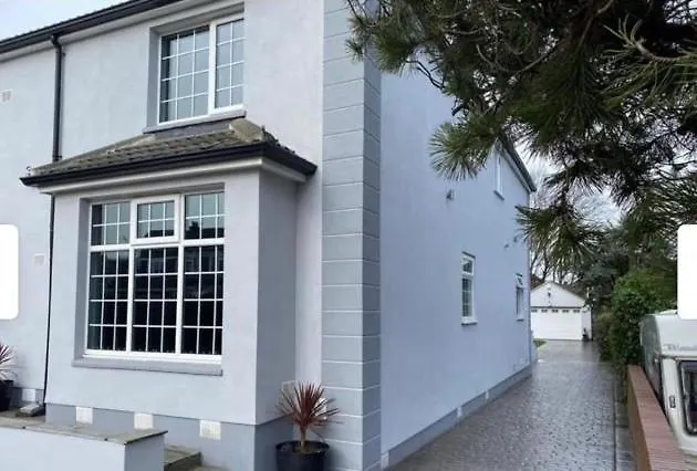 Barwick Retreat Luxury 4 Bed Detached Hot Tub Garden Bar Holiday home Leeds (West Yorkshire)